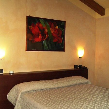 Castelvetro Piacentino Hotel Parco חדר תמונה
