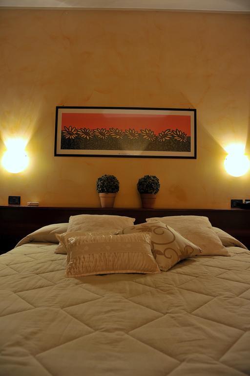 Castelvetro Piacentino Hotel Parco חדר תמונה